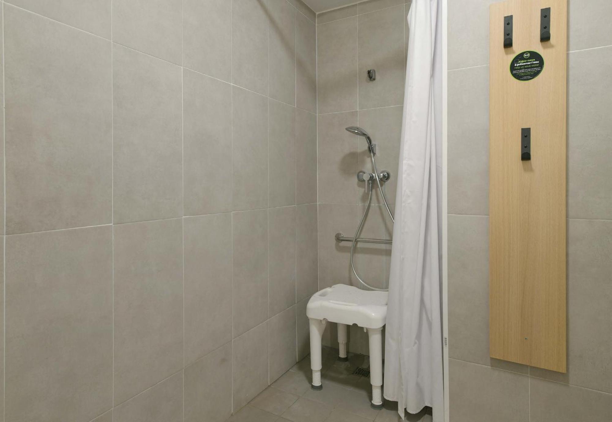 B&B Hotel Le Mans Nord 2 Saint Saturnin Bagian luar foto